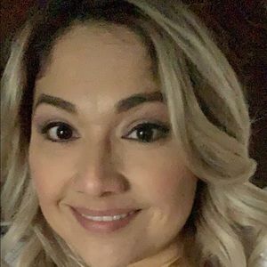 Meet your Posher, Gloria